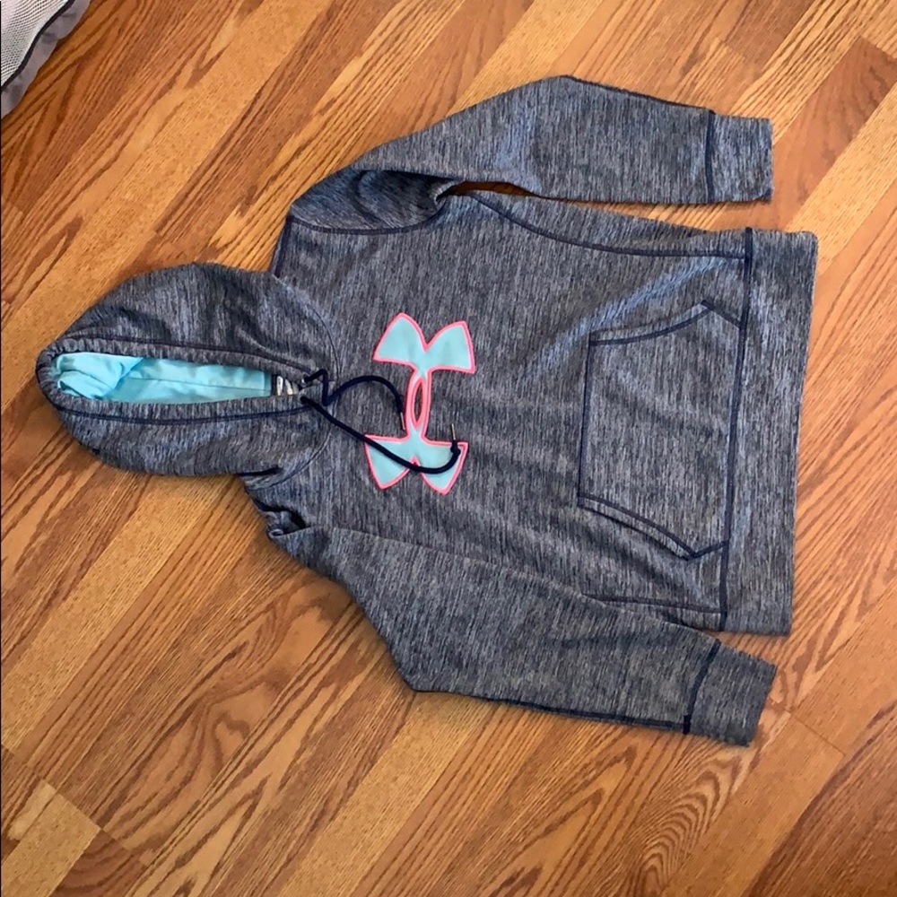 Women’s Underarmour sweatshirt/hoodie